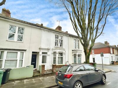 Frensham Road, 4 bedroom  Property to rent, £1,500 pcm