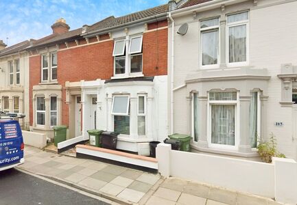 Francis Avenue, 4 bedroom  Property to rent, £1,680 pcm