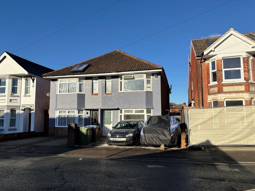 Main image of 3 bedroom  Property to rent, Morris Road, Southampton, SO15