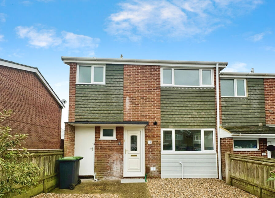 Main image of 3 bedroom  Property to rent, Pyle Close, Waterlooville, PO8